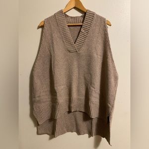 Oversized Vest (OS, taupe brown)